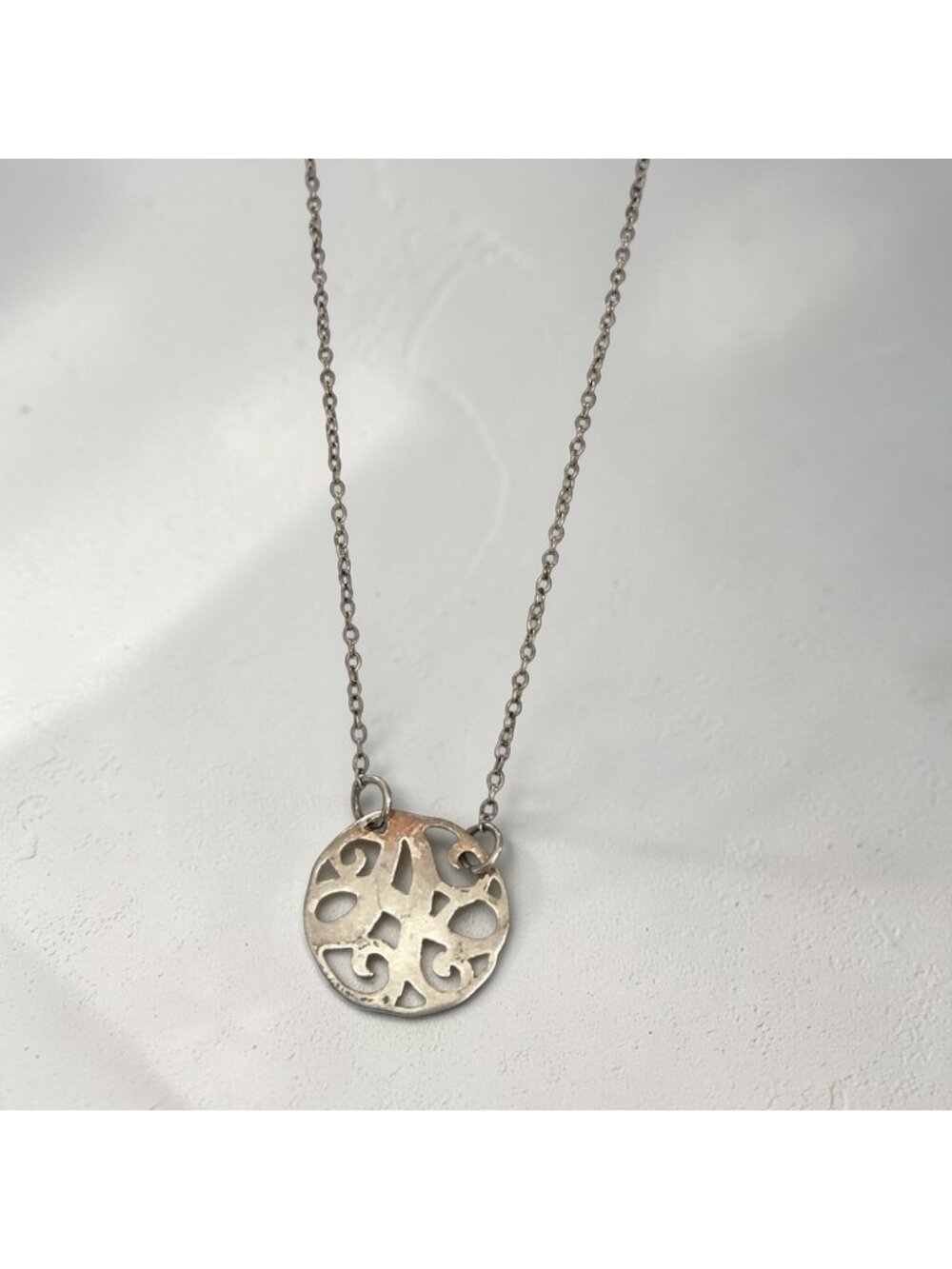 Sterling Silver In Abstract Filigree Circle Pendant Necklace 17" Elegant Chain